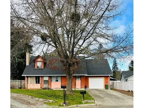 963 NE Laurance Street Myrtle Creek OR 97457