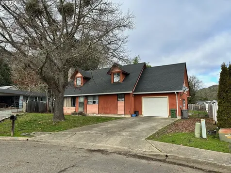 963 NE Laurance Street Myrtle Creek OR 97457