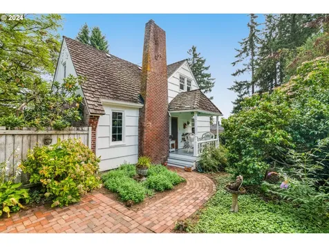 2710 SW Troy Street Portland OR 97219