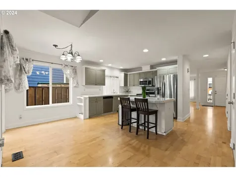 14523 Se Hemmen Avenue Clackamas OR 97015