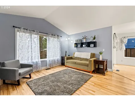 14523 Se Hemmen Avenue Clackamas OR 97015