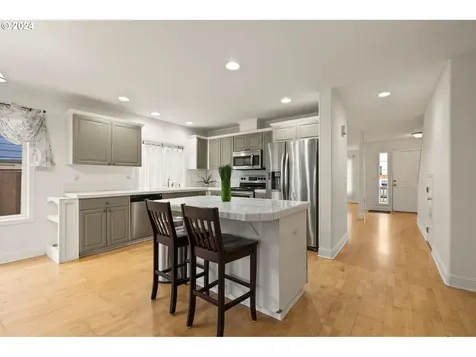 14523 Se Hemmen Avenue Clackamas OR 97015