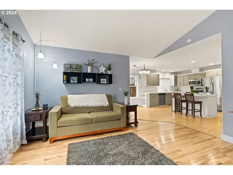 14523 Se Hemmen Avenue Clackamas OR 97015