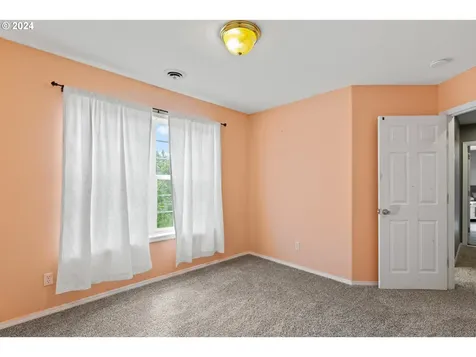 14523 Se Hemmen Avenue Clackamas OR 97015