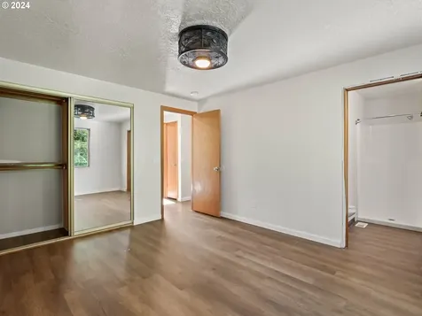 136 SE 151st Avenue Portland OR 97233