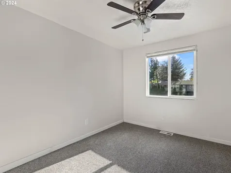 136 SE 151st Avenue Portland OR 97233