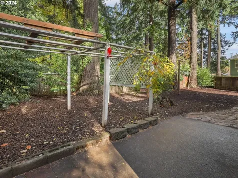 136 SE 151st Avenue Portland OR 97233