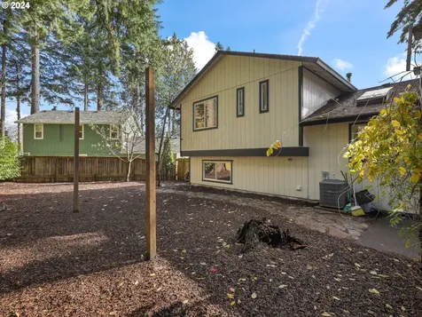 136 SE 151st Avenue Portland OR 97233