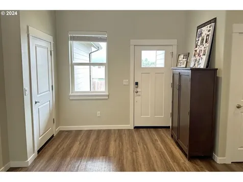 1240 S 13th Street Cottage Grove OR 97424