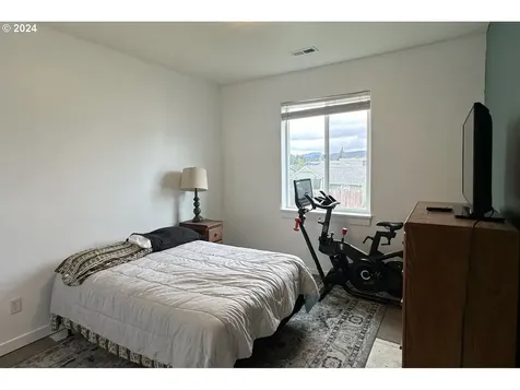 1240 S 13th Street Cottage Grove OR 97424