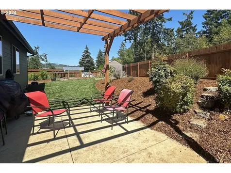 1240 S 13th Street Cottage Grove OR 97424