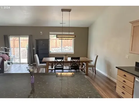 1240 S 13th Street Cottage Grove OR 97424
