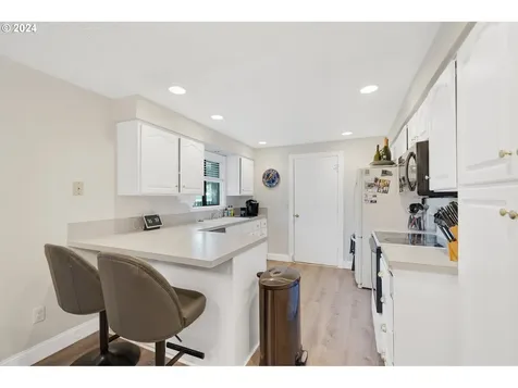 3505 Hawthorne Lane Tillamook OR 97141