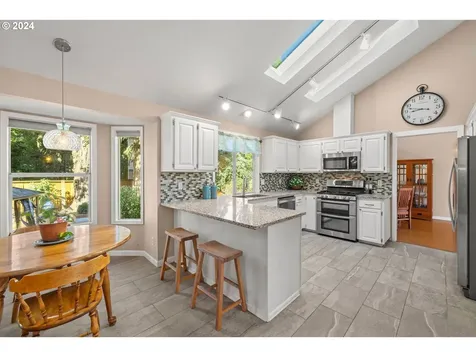 10883 Sw Chateau Lane Portland OR 97224