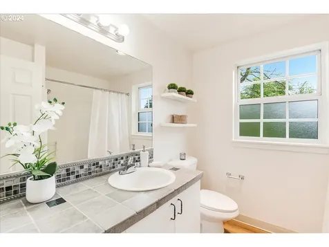 1318 Sw Freeman Street Portland OR 97219