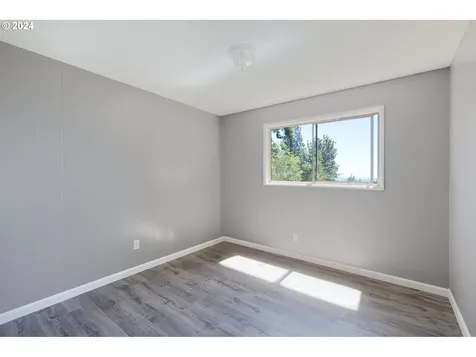 3745 Columbia Heights Road Longview WA 98632