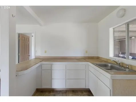 3745 Columbia Heights Road Longview WA 98632