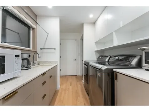 718 NW Greenleaf Road Portland OR 97229