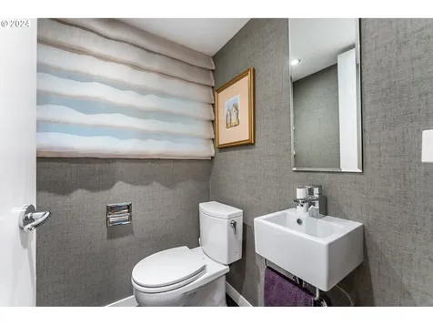 718 NW Greenleaf Road Portland OR 97229
