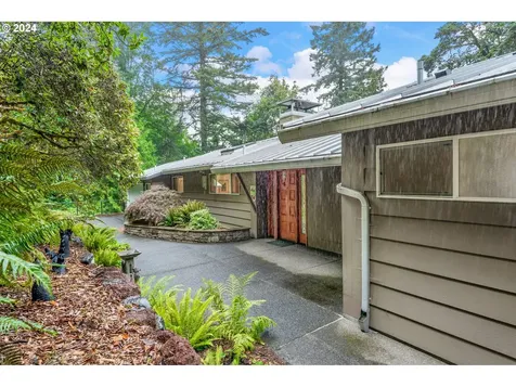 718 NW Greenleaf Road Portland OR 97229