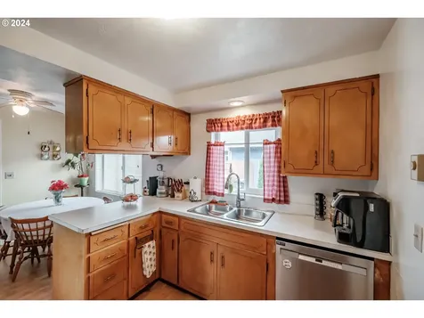 932 Kirk Avenue Brownsville OR 97327