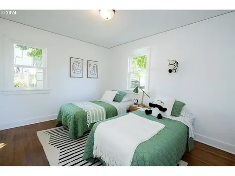 1106 Ne Emerson Street Portland OR 97211