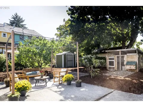 1106 Ne Emerson Street Portland OR 97211