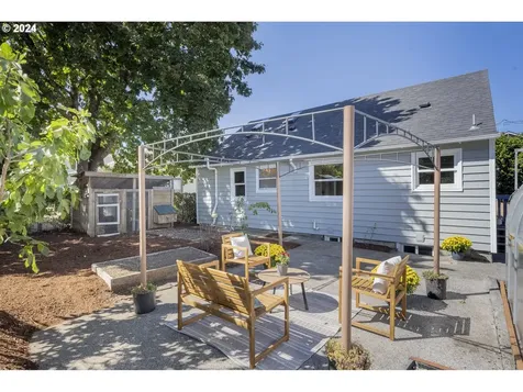 1106 Ne Emerson Street Portland OR 97211