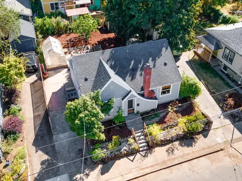 1106 Ne Emerson Street Portland OR 97211