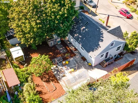 1106 Ne Emerson Street Portland OR 97211