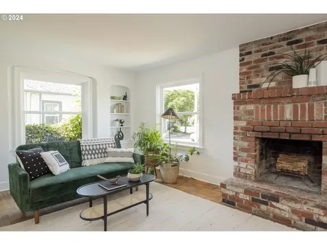1106 Ne Emerson Street Portland OR 97211
