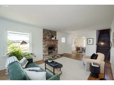 1106 Ne Emerson Street Portland OR 97211