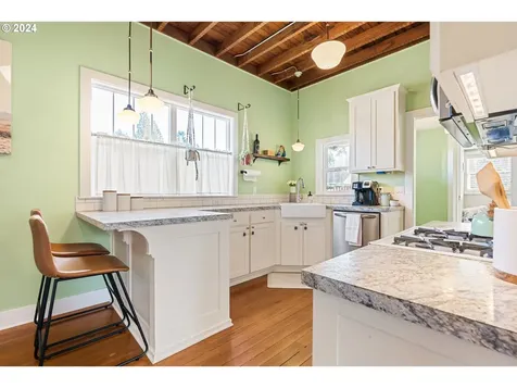 612 Division Street Oregon City OR 97045
