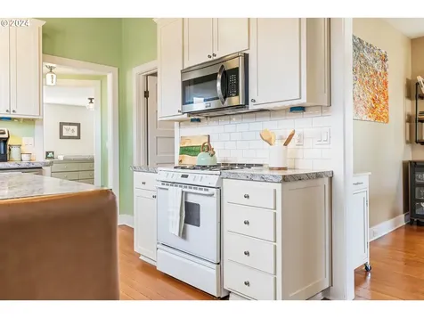 612 Division Street Oregon City OR 97045