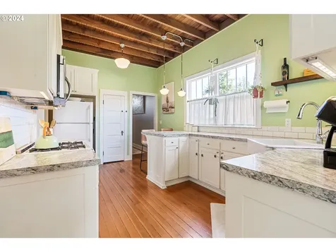 612 Division Street Oregon City OR 97045