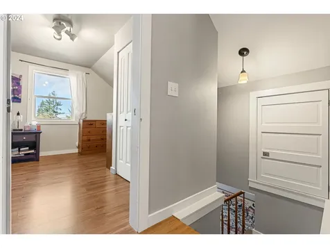 612 Division Street Oregon City OR 97045