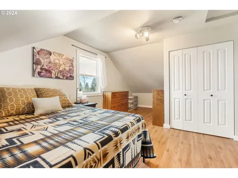 612 Division Street Oregon City OR 97045