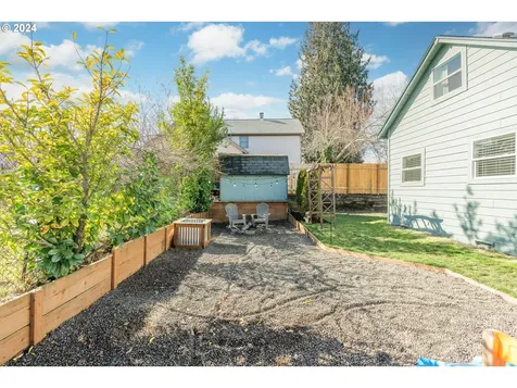 612 Division Street Oregon City OR 97045