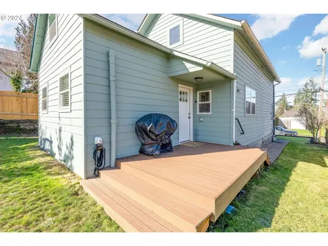 612 Division Street Oregon City OR 97045