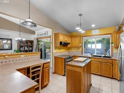 357 SW 28th Court Troutdale OR 97060