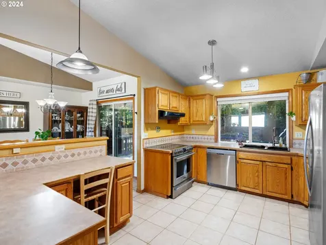 357 SW 28th Court Troutdale OR 97060
