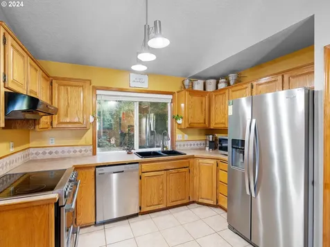 357 SW 28th Court Troutdale OR 97060