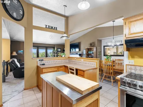 357 SW 28th Court Troutdale OR 97060