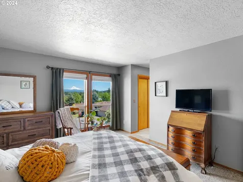 357 SW 28th Court Troutdale OR 97060