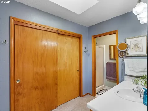 357 SW 28th Court Troutdale OR 97060
