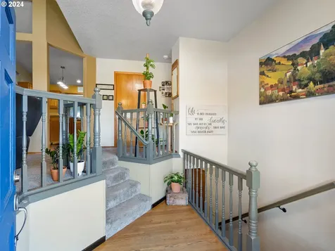 357 SW 28th Court Troutdale OR 97060