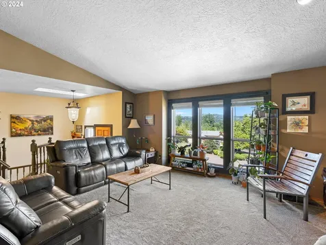 357 SW 28th Court Troutdale OR 97060