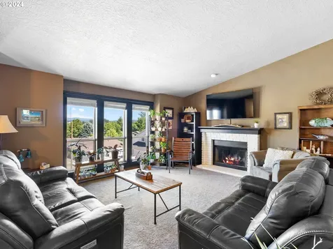 357 SW 28th Court Troutdale OR 97060