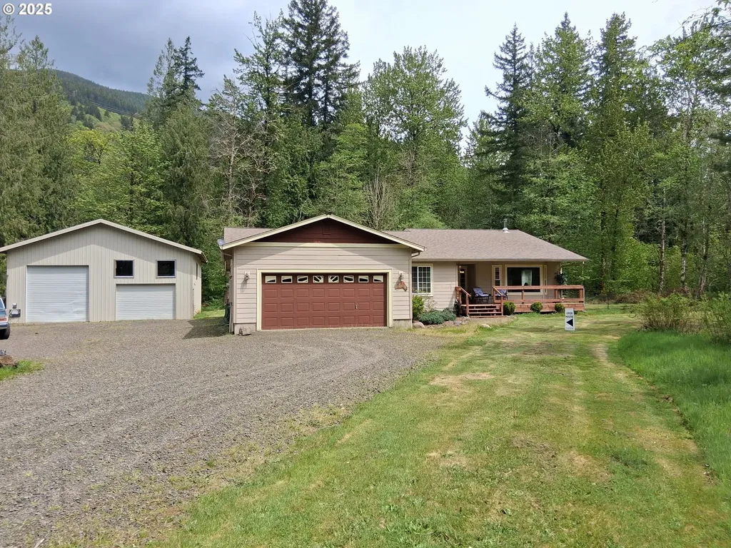 22118 E Yakima Lane Rhododendron OR 97049