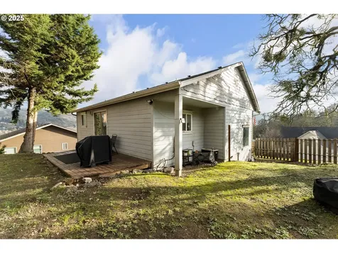 203 Heritage Loop Roseburg OR 97471